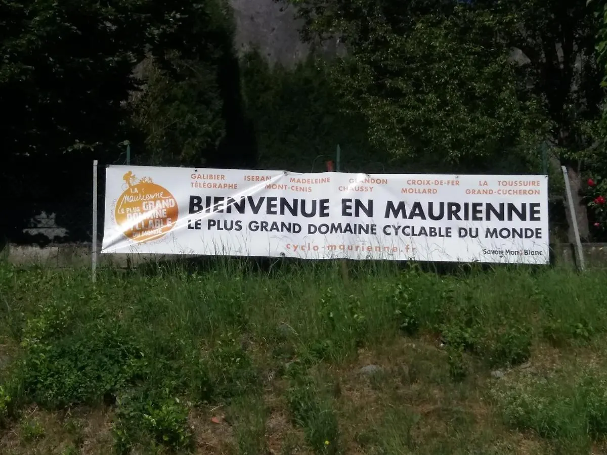 Gite Du Chalet Barnabas Relais Motards Saint-Martin-de-la-Porte Апартаменты